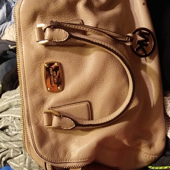 Meet your Posher, Dezzi - Picture 4 of 4